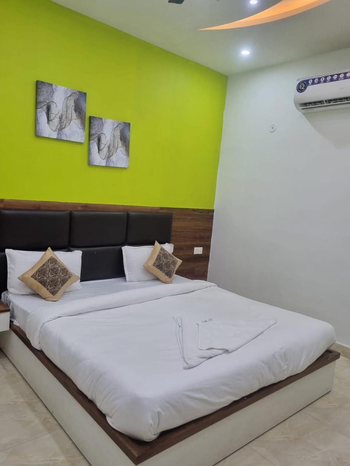 Lime Tree Hotel And Banquet Vrindavan Ngoại thất bức ảnh